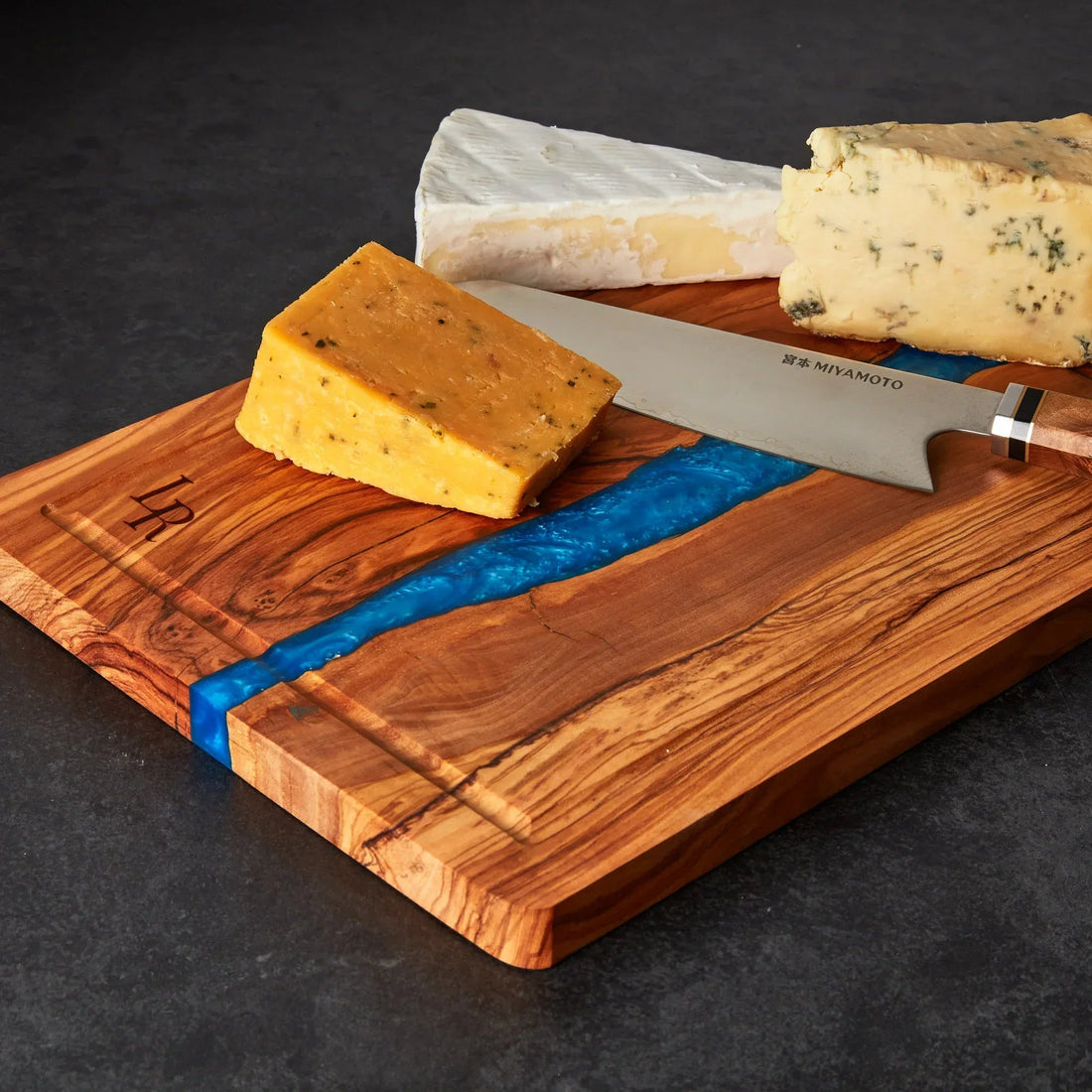 Why Consider an Olive Wood Cutting Board?