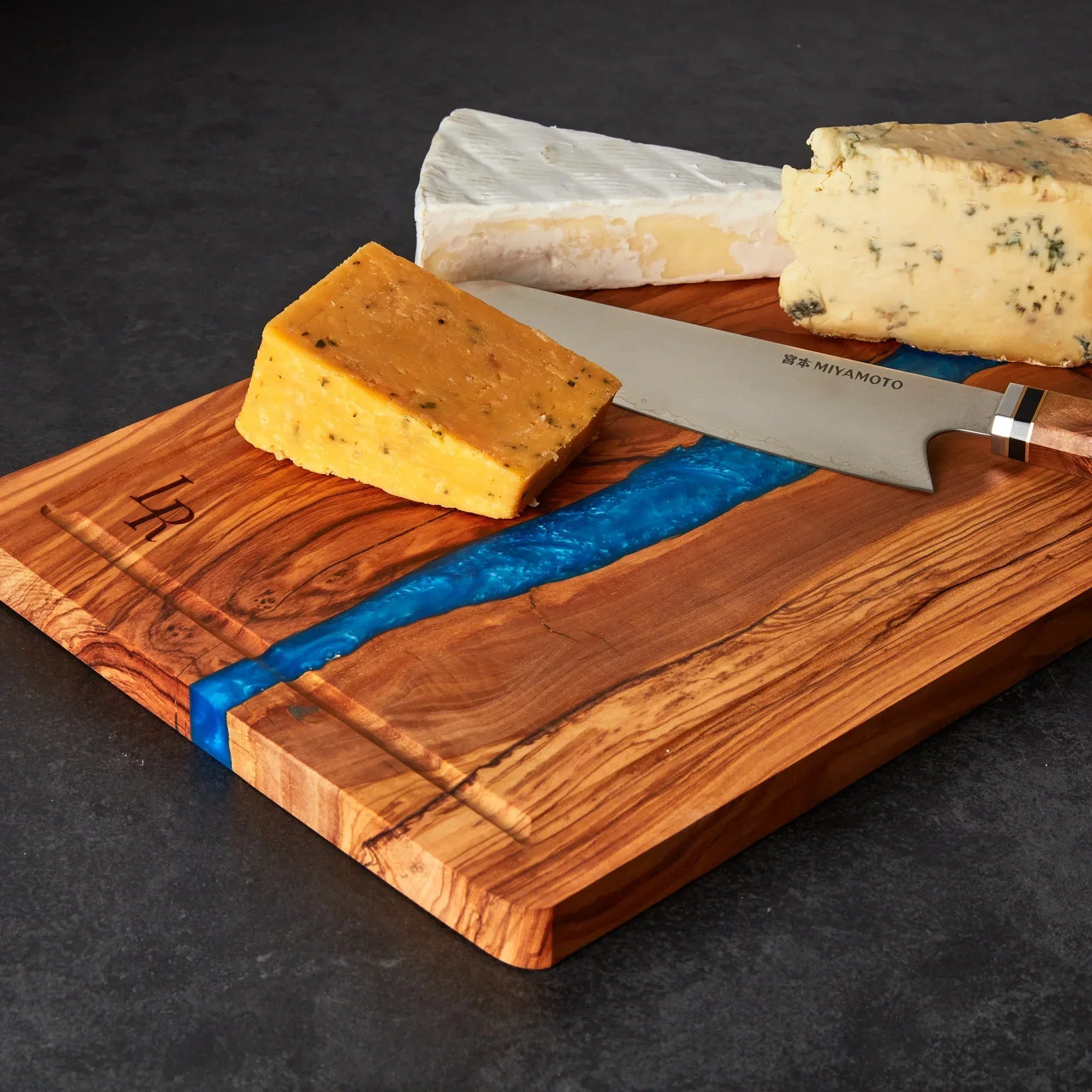 Why Consider an Olive Wood Cutting Board?